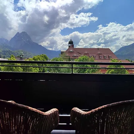 Dom wakacyjny Ferien-loft Resi 1 Garmisch-Partenkirchen